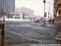 Zatímco většina tramvajové tratě ve Veletržní ulici je již vytrhána, ale křižovatce s ulicí Dukelských hrdinů stále leží torzo oblouku... | 198?