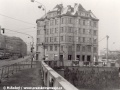 Stavitelé tohoto obytného domu na nárožní Bubenského nábřeží u Hlávkova mostu s krásným výhledem na řeku Vltavu jistě netušili, že dům bude muset ustoupit zcela jinému uličnímu uspořádání, do odstřelu zbývají již jen týdny.... | 12.2.1978