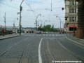 Tramvajová trať v závěrečném oblouku před křižovatkou Národní divadlo