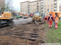 Odstraňování dřevěných pražců, které byly umístěny pod rozjezdovou výhybkou v samotném. | 4.11.2012