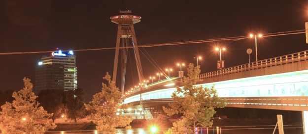 Pohledem na most SNP v noci se s Bratislavou na nějaký čas rozloučíme. | 25.6.2015