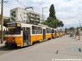Trojice vozů T5C5 ev.č.4310+4251+4238 vypravená na linku 14 vyčkává na úvraťové konečné Lehel tér na své cestující. | 12.7.2012
