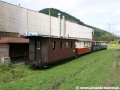 Osobní vozy připravené v Hronci do soupravy vlaku vedeného parní lokomotivou. | 7.8.2010