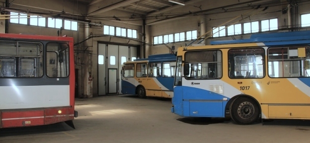 Odstavené trolejbusy ve vozovně. | 21.8.2015