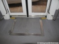 Mechanická plošina pro snadný nájezd invalidních vozíčků se nachází u druhých dveří v prvním článku vozu EVO2. | 6.10.2012