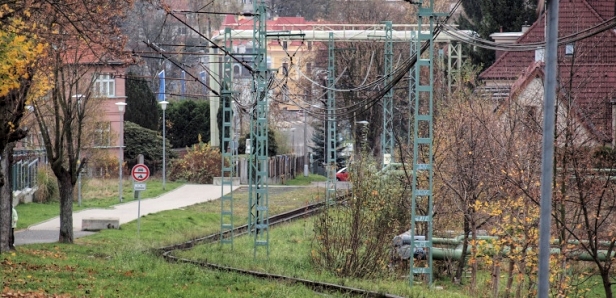 Časy jednokolejné úzkorozchodné tramvajové tratě mezi Libercem a Vratislavicemi jsou v době pořizování reportáže již sečtené... | 30.10.2013