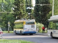 V zastávce Panská Pole trolejbus Škoda 24Tr Citelis 1A ev.č.53 vypravený na linku 7 opět nasazuje sběrače na trolej. | 13.-14.6.2014