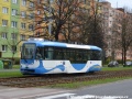 Linka 11 přijíždí do zastávky Zábřeh vodárna. | 22.4.2012