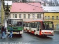 A tak se vraťme raději v čase zpět. Do Jáchymova přijel trolejbus 14TrM a protože to již dál nejde, obrací v horní části náměstí Republiky zpět do výrobního závodu... | 13.4.1996