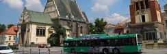 Třínápravový trolejbus Škoda 28Tr #405 s kostelem sv. Bartoloměje a zvonicí. | 4.6.2018
