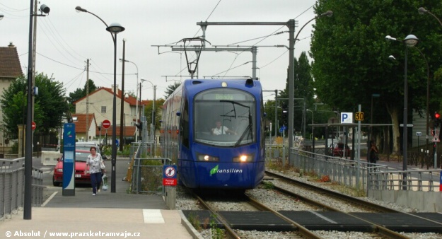 Vlakotramvaj typu Siemens Avanto ev. č. TT15 přijíždí do zastávky Lycée Henri Sellier | 25.8.2009