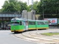 Křižovatku u zastávky Wielkopolska projíždí vůz Düewag GT8 ev.č.692. | 1.7.2012
