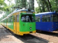 Na dočasně opuštěné trati mezi zastávkami Przełajowa a Wilczak odstavené vozy Düewag GT8. | 1.7.2012