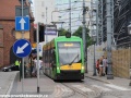 Kolem v létě 2012 rozestavěného obchodního centra u zastávky Marcinkowskiego projíždí vůz Solaris Tramino S105P ev.č.520. | 1.7.2012