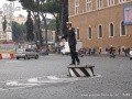 Roma, Palazzo Venezia a policista řídící dopravu na zvýšeném stupínku, to už u nás neuvidíme. | 2005; 2007