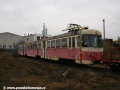 Jednotka 420 962-3 odstavená v depu Tatranských Elektrických Železnic v Popradu. | 16.3.2011