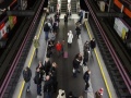Interiér stanice metra Shottentor. I v centru města se setkáváme s velmi úzkými nástupišti. | 17.12.2011