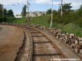Stavební práce se od počátku měsíce srpna projevují ve zvýšené míře také v prostoru smyčky Levského, kde dochází k výměně výhybek a většiny kolejí v obloucích. | 11.8.2011