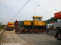 Skládání motorové lokomotivy 797.812-5 zapůjčené „tramvajákům“ pro opravu modřanské trati od pražského metra. | 1.9.2011