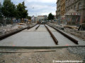 Část tratě v ulici Na Moráni je v prostoru zastávky Palackého náměstí uložena na betonové desce. | 31.8.2007