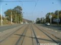 Za zastávkami Poštovka tramvajová trať začíná opět klesat ke Kotlářce