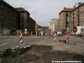 Uplyne pár týdnu a místo asfaltové skrumáže na zemi budou ležet tramvajové kolejnice | 5.4.2011