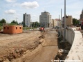 Prostor pro druhou dvojici předjízdných kolejí smyčky Podbaba pod opěrnou zdí v sousedství sociálního zázemí. | 17.6.2011