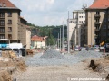 Průhled ze starého úseku tramvajové tratě na nový úsek s odstraněným objektem sociálního zařízení. | 7.6.2011