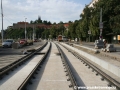 Prostor zastávky Podolská vodárna do centra s tramvajovou tratí konstrukce w-tram. | 11.8.2011
