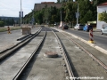 V mezikolejnicovém prostoru vysychá tzv. hubený beton uložený na podkladové vrstvě systému w-tram. | 11.8.2011