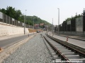 V úseku mezi zastávkami Škola Radlice a Laurová dochází k pokládce traťové koleje do centra. | 1.6.2008