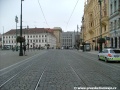 Přímý úsek tramvajové tratě na náměstí Republiky.