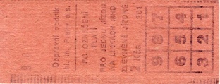 Ukázka atypického červeného papíru na jízdence v hodnotě 2,- Kčs z roku 1993.