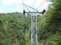 Nosná podpěra č.5 lanové dráhy na Komáři Vížku obsahuje v kladkové baterii pro každé lano 6 kladek vedoucích lano. | 9.7.2012