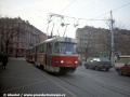Do nástupní zastávky Čechovo náměstí přijíždí na lince 6 pankrácká souprava vozů T3 ev.č.6602+6608 | 12.3.1998