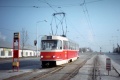 Stejné uspořádání měla i zastávka Černokostelecká, kde byl na lince 7 zachycen strašnický vůz T3 #6658. Linka se do tohoto úseku vrátila od 8. listopadu 1998. | 22.11.1998