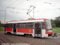...a tím posledním vozem je jediný pražský vůz typu T3R, vytvořený modernizací z vozu T3 ev.č.6329. Právě v srpnu 1998 se i tento unikát vydal na první zkušební jízdy. Snímek byl pořízen na vjezdu do smyčky Spořilov. | 5.8.1998