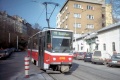 Žižkovské pořadí linky 11 obsloužil sólo vůz T6A5 #8749, který na snímku přijíždí do zastávky Pod Karlovem, tehdy existující pouze ve směru z centra. | 21.11.1998