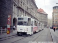 Další vůz KT8D5 s hezkou reklamou byl na lince 3 zachycen v zastávce Jindřišská. Jedná se o ev.č.9007 s reklamním nátěrem Bauhaus. | 16.7.1998