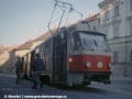 Pro Brno je typickým typem tramvaje článkový vůz typu K2. V roce 1997 ještě mělo mnoho vozů zachované vnější oplechování s vlnitým plechem. Je tomu tak i na voze ev.č.1025, který stanicuje na lince 6 v zastávce Šilingrovo náměstí | 20.9.1997