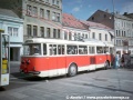 Pohled na zadní část trolejbusu 9TrHT ev.č.105 na lince 13 na Benešově náměstí | 30.8.1997