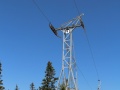 Tlačná podpěra č.8 horního úseku lanové dráhy na Sněžku obsahuje v kladkové baterii pro každé lano 4 klady vedoucí lano. | 30.4.2012