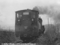 Parní lokomotiva U 37.009 zachycená v postavení komínem vzad | nedatováno