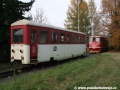Odstavený vůz Balm/u a lokomotiva 705.916-5 v osoblažském šturcu. | 5.11.2011