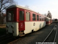 Dva osobní vozy Balm/u s motorovou lokomotivou 705.913-2 čekají na své cestující v Osoblaze před návratem do Třemešné. | 5.11.2011