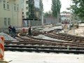 Konstrukce křižovatky Vápenka je, s výjimkou rozjezdové výhybky od vozovny Žižkov, již celá smontovaná na místě. | 13.8.2006