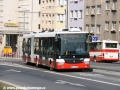 Autobus SOR NB 18 CITY ev.č.6670 vypravený na linku 107 sjíždí za zastávkou Podbaba z tramvajového tělesa na vozovku speciálně vytvořeným sjezdem. | 2.9.2011