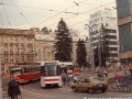 Zástupci dvou tramvajových generací, vozy T2 a prototypový vůz RT6N1 ev.č.0028 při setkání v oblouku u zastávky Soukenné náměstí. | 22.5.1996