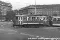 Vlak linky 31 vedený motorovým vozem #2085 na  náměstí Velké říjnové socialistické revoluce, kterému, ať se jmenuje tak, či Vítězné náměstí dnes, stejně Pražané říkají prostě Kulaťák. | 1970