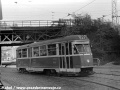 Vůz T1 ev.č.5077 vypravený na linku 27 opustil původní železniční podjezd a míří do zastávky Otakarova. | 4.10.1976
